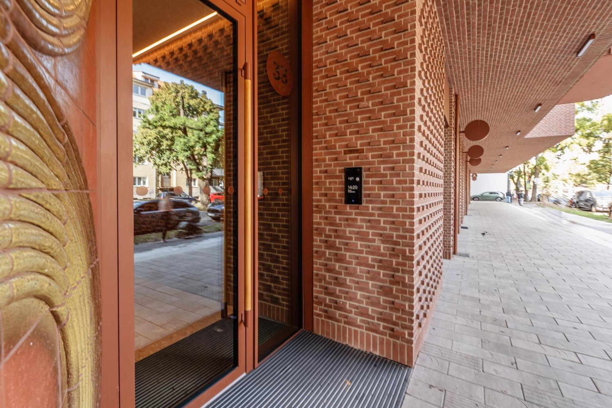 Zwirn Centre Apt,free Parking Business&pleasure